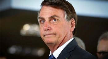 Bolsonaro assina decreto para distribuição gratuita de material de higiene menstrual